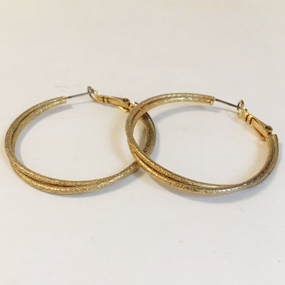 Double Hoop Earrings Gold Textured Twisted Rings Pierced Hinged Back Statement - Picture 4 of 6